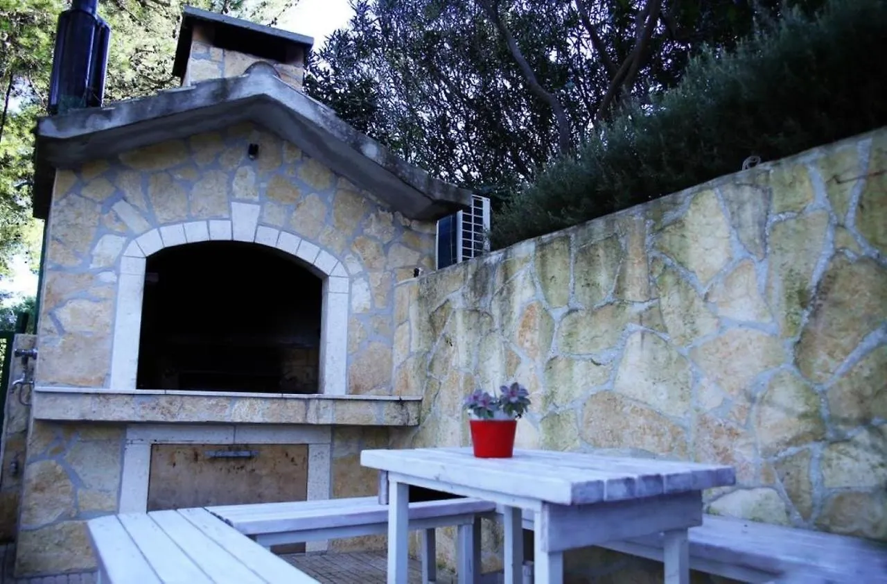 Apartments Eden - 30M From The Sea Slatine Croatia