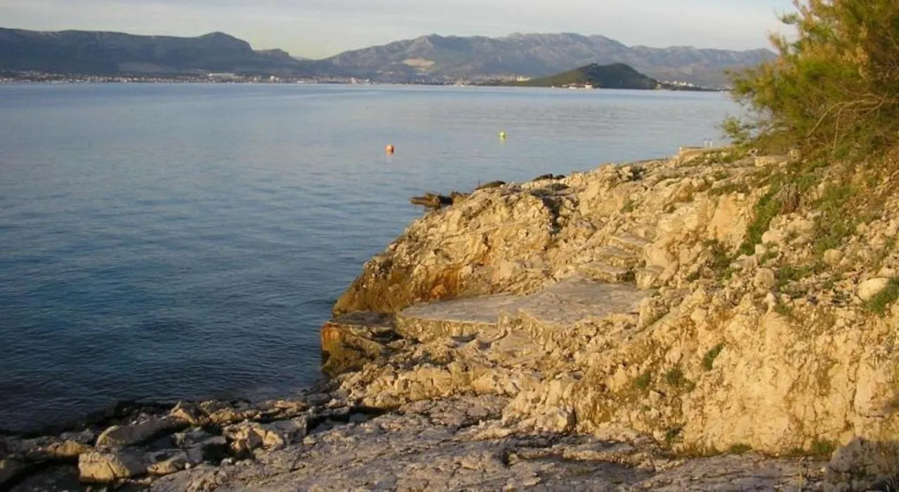 Apartments Eden - 30M From The Sea Slatine
