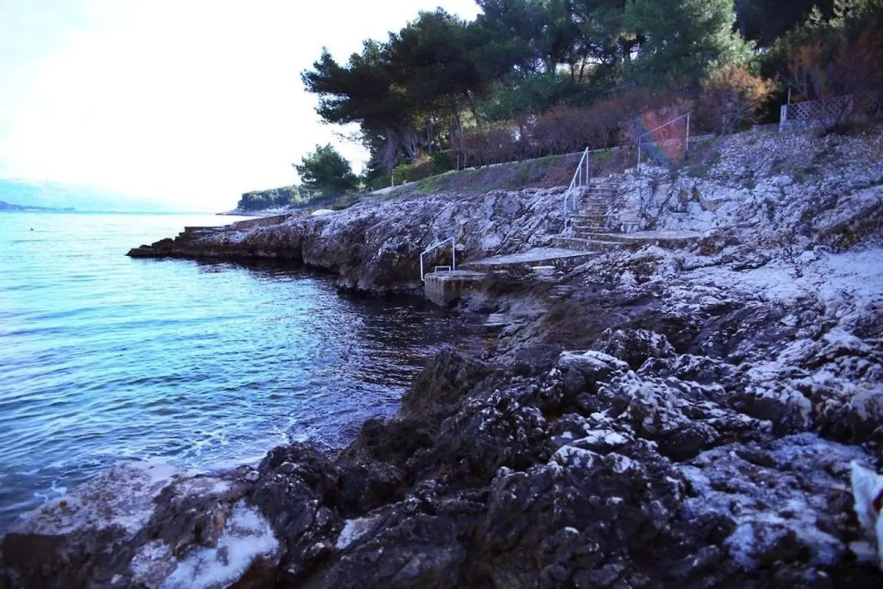 Apartments Eden - 30M From The Sea Slatine