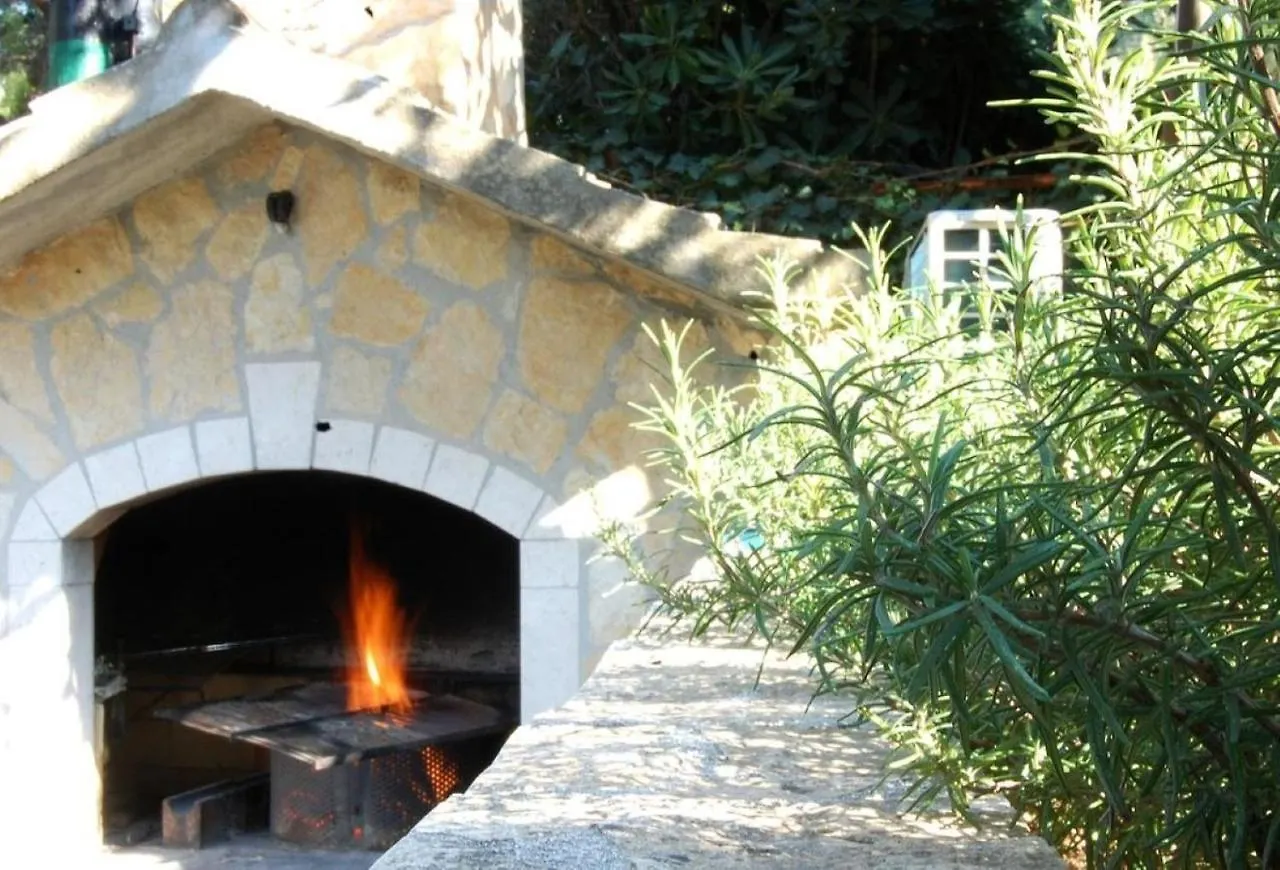 Apartments Eden - 30M From The Sea Slatine Croatia