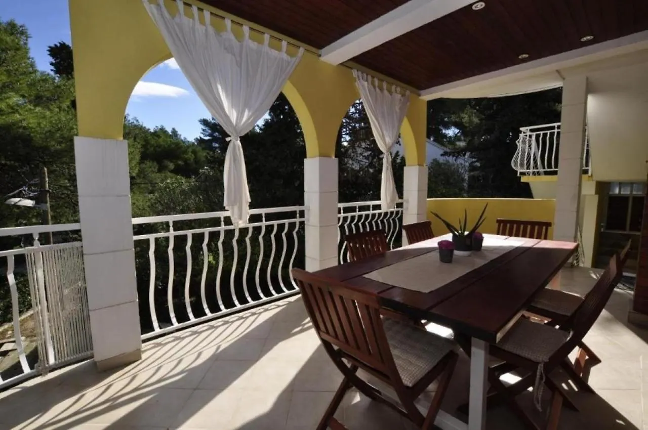 Apartments Eden - 30M From The Sea Slatine