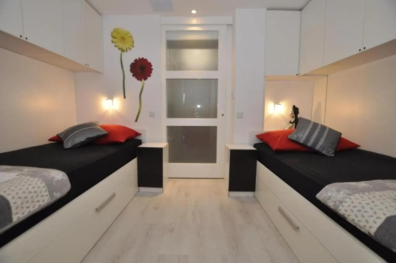 Apartments Eden - 30M From The Sea Slatine