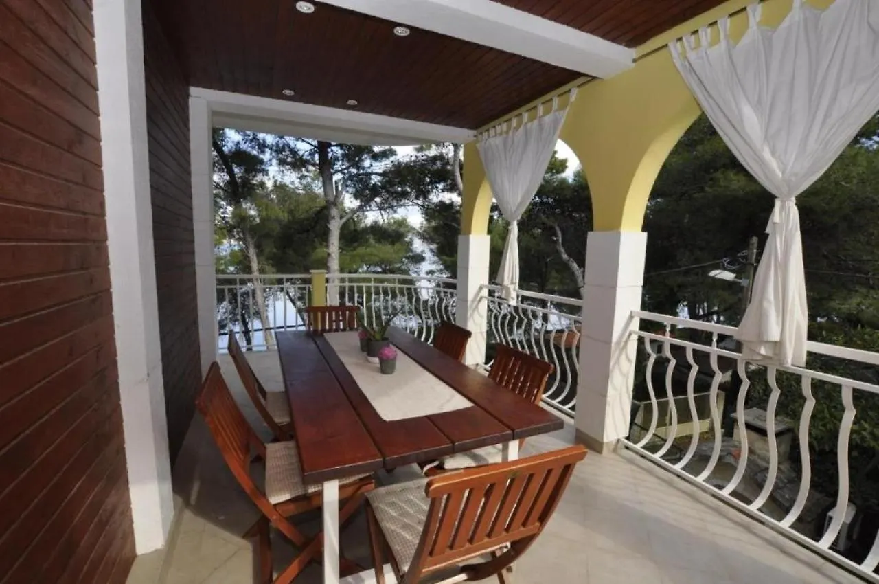 Apartments Eden - 30M From The Sea Slatine