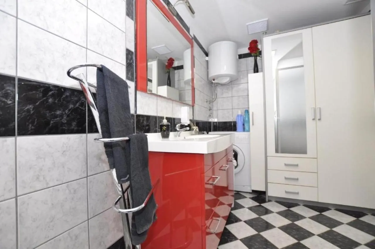 Apartments Eden - 30M From The Sea Slatine