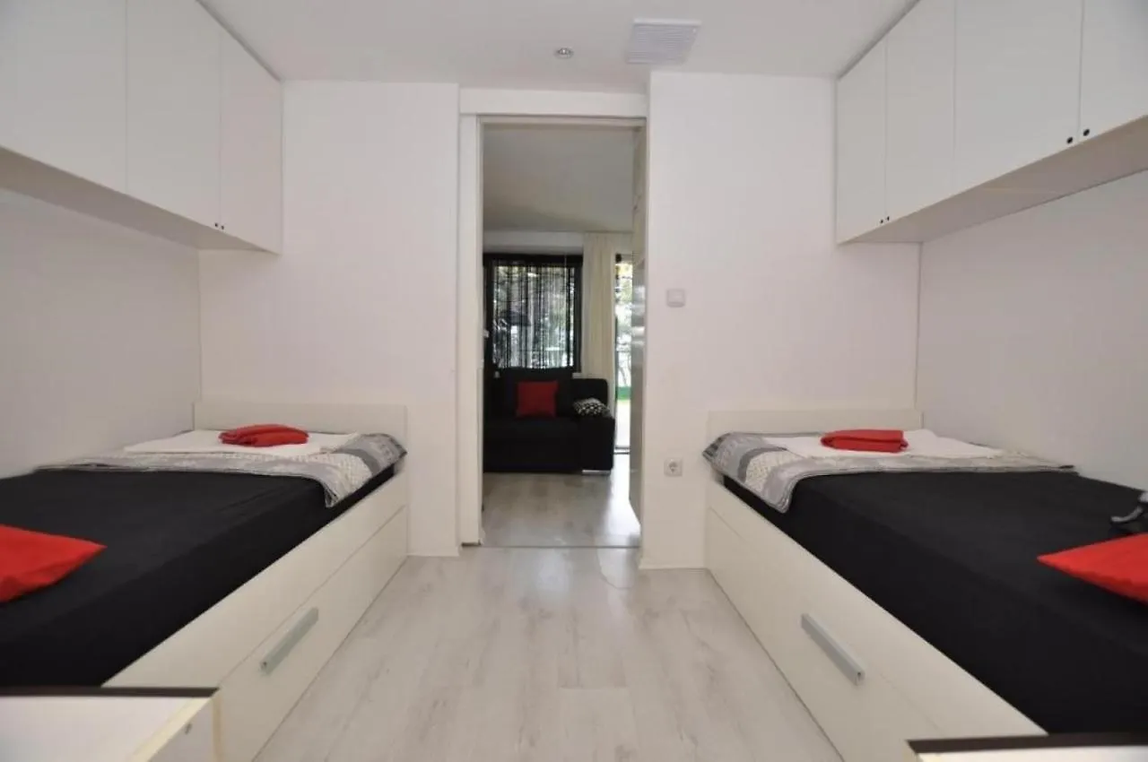 Apartments Eden - 30M From The Sea Slatine