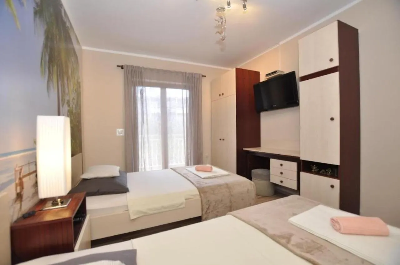 Apartments Eden - 30M From The Sea Slatine Croatia