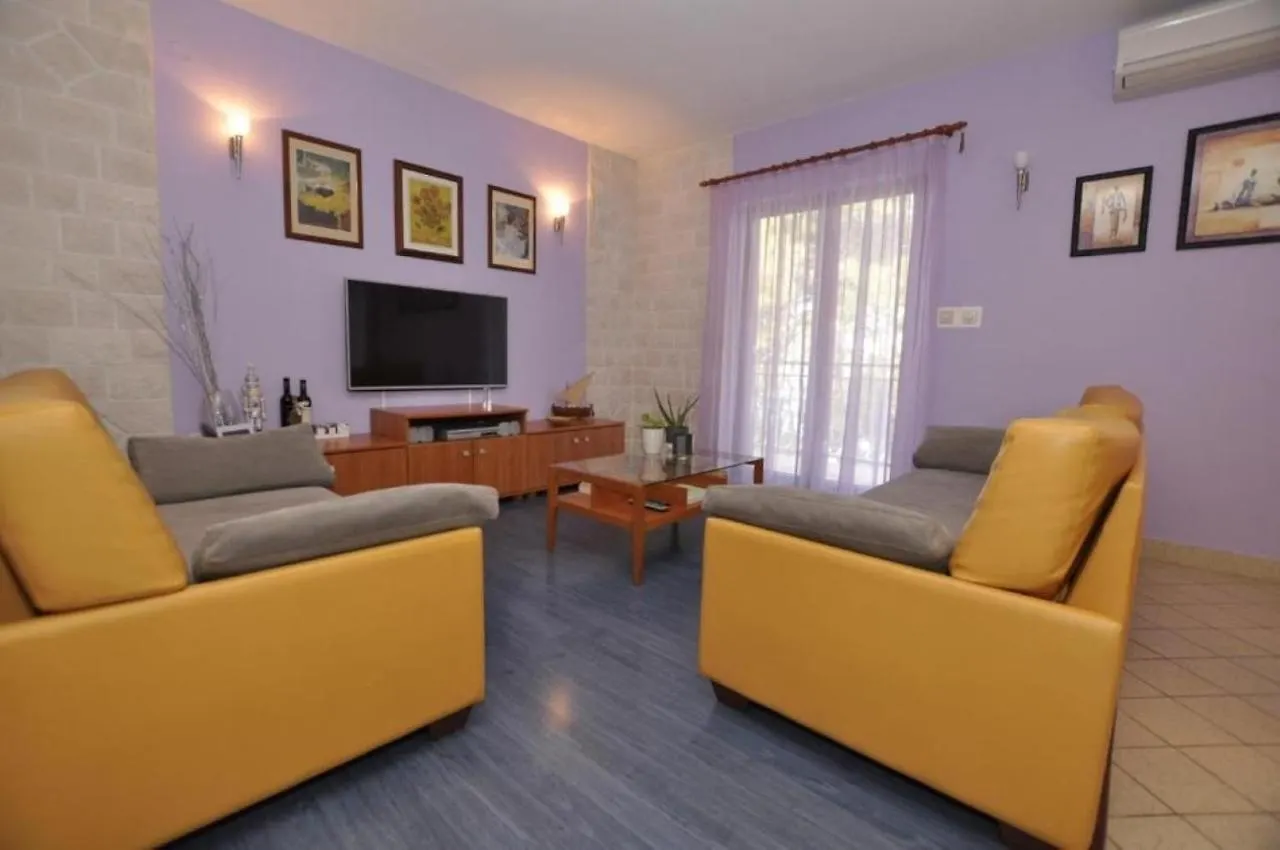 Apartments Eden - 30M From The Sea Slatine