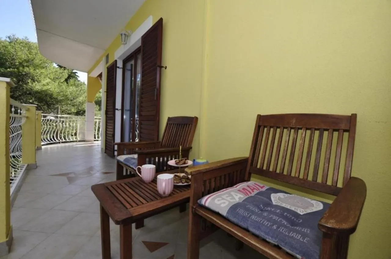 Apartments Eden - 30M From The Sea Slatine